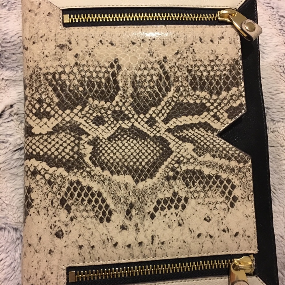 Vince Camuto iPad carrying portfolio